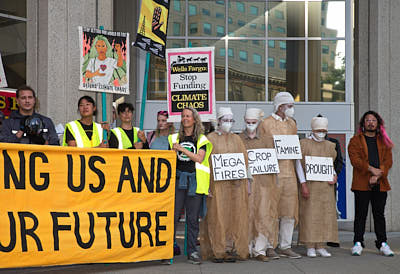 Dropping The Banner On Wells Fargo's Fossil Foolishness:May 18, 2022